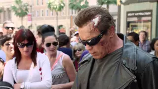 Арнольд Шварцнегер разыграл прохожих!   Arnold Schwarzenegger pranks fans