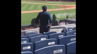 Jose Altuve silences Yankees fans with a big home run