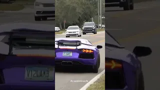 Lamborghini Exit VS Dodge Hellcat Challenger