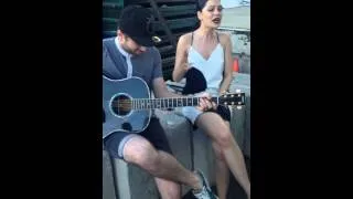 Jessie J - SINGING BANG BANG ACOUSTIC ON SET OF THE BANG BANG VIDEO