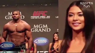 FUNNIEST MOMENTS BETWEEN FIGHTERS AND RING GIRLS