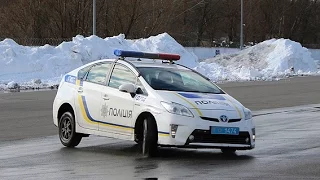 Патрульні поліцейські склали іспити з контраварійного водіння