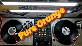 Looking For Danger M.Black + Feel Alive Pure Orange