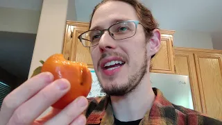 Fuyu Persimmon vs Hachiya Persimmon - Fruit Tasting