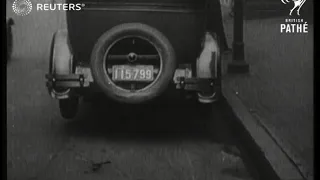 TRANSPORT: Gadget to push car sideways into parking bay. (1927)
