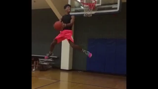 Courtland Da'Braun Holloway showing off his 44 inch vertical leap! @jumpwars