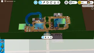 i played Water Park World part 1 (Roblox)