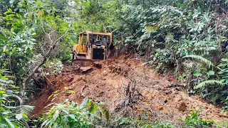 Amazing || Making New Roads in the Mountains Using a Caterpillar D6R XL Bulldozer