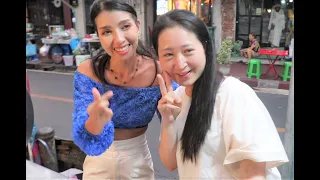 The Most Hardworking Woman In Bangkok Finally Meets Taiwan Roti Customers- PUY ROTI LADY