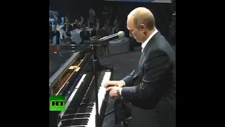 Vladimir Putin plays Erika on Piano