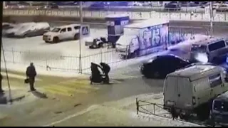 Житель Петербурга прокатил полицейского на капоте