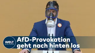 EKLAT IM BAYERISCHEN LANDTAG: Mit Gasmaske am Rednerpult - AfD-Abgeordneter verliert Rederecht