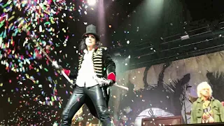 Alice Cooper & Bob Geldof - School's Out / Another Brick in the Wall (Perth Arena 17 Oct 2017)