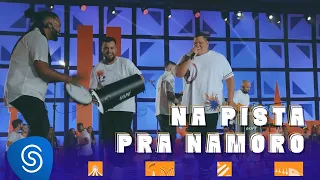 Grupo Menos é Mais - Na Pista Pra Namoro - Álbum Plano Piloto (Clipe Oficial)