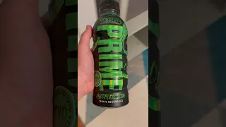 Ultra rare glowberry prime 😮#ultrarare #drinkprime #trending #hydrationdrink