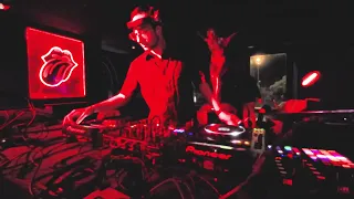 Live warmup set at nightclub