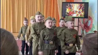 Шли солдаты на войну