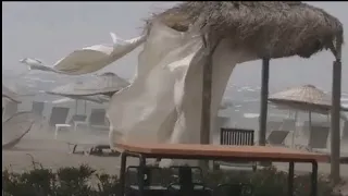 The roofs fly and trees are falling! ⚠️ A terrible storm and scary winds hits Istanbul , Turkey