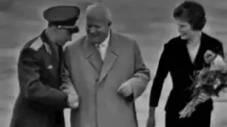 Москва, торжественно встретила  - Терешкову и Быковского.  Космонавты заметно волновались.  1963
