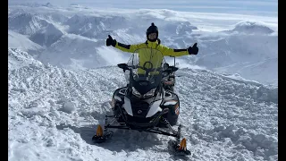 Эльбрус, полный спуск на лыжах с высоты 5100 до Азау 2350 длиной 11 км