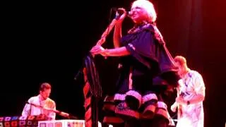 Sia - "Clap Your Hands" (The Wiltern 08/10/11)