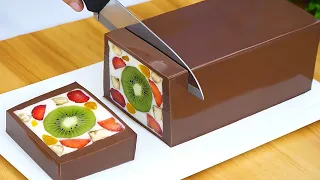 Do you have milk, chocolate and fruits! Make this incredibly delicious dessert