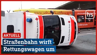 Verkehrschaos in Frankfurt: Krankenwagen und Tram kollidieren | hessenschau