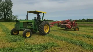 Cutting Triticale With The John Deere 4020 & Discbine | 2023