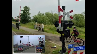 I found Spoorwegovergang Hindeloopen // Dutch Railroad crossing in Google maps