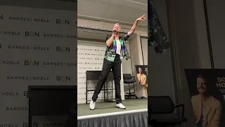 Scott Hoying performs parallel at Barnes & noble in nyc 7/31/2023