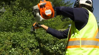 How to Start & Operate a Husqvarna Hedge Trimmer