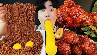 ENG SUB) ASMR MUKBANG TRUFFLE OIL BLACK BEAN NOODLES & FRIED CHICKEN WINGS SOUND !