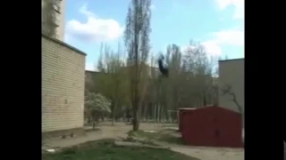 Painful roof jump fail | Неудачный прыжок на гараж