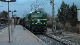 Renfe / FFE - 333.407 con tren de la navidad y 289.015 en Pinto