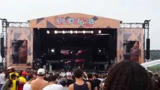 Banda do Mar - Mais Ninguém live in São Paulo at Lollapalooza [HD]