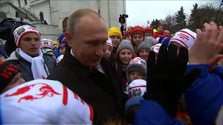 Putin meets children invited to the Kremlin's New Year Party