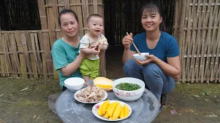 Phuong - Bushcraft brought meat and milk to visit the single mother and child - Cooked food