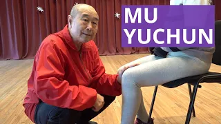 CRUNCH and KNEE PAIN - What to do if your knee hurts Mu Yuchun