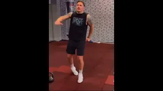 OLEKSANDR USYK DANCING IN THE GYM! 🕺