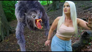 Chased By A Werewolf!! Werewolf vs Woman