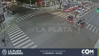 Woman narrowly escapes car crash in Argentina