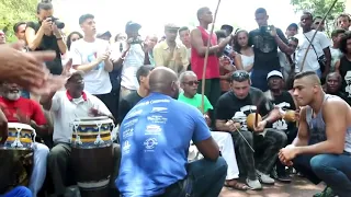 TITO SANTOS E MESTRE CATITU Capoeira Praça da República