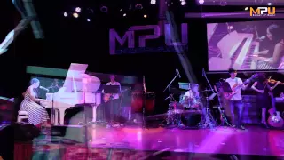 MPU Showcase 2014: Nhật Hà plays her original song "Có Đôi Khi"