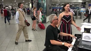 Aussie Girl Turns Up At The Station Piano