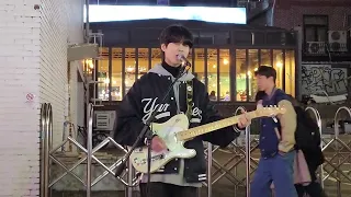 20221113 184841 #이병민(@leebyeongmin) & #김성훈(@shkim0803) Hongdae Busking 홍대 버스킹 #SnowHorse#눈말