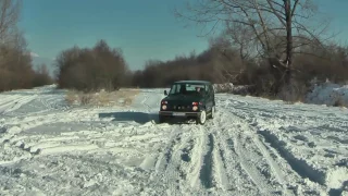 LADA NIVA na snehu