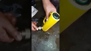 How to Remove Air From Hydraulic Cylinder Part 2