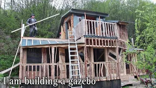 Do-it-yourself house. Gazebo on the second floor