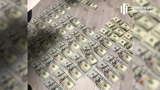 5000 $ за повернення автомобіля та надання інформації щодо викрадачів – ДБР затримало працівника СБУ