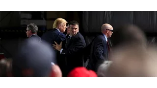 Trump Secret Service Rush To Stage At Ohio Rally